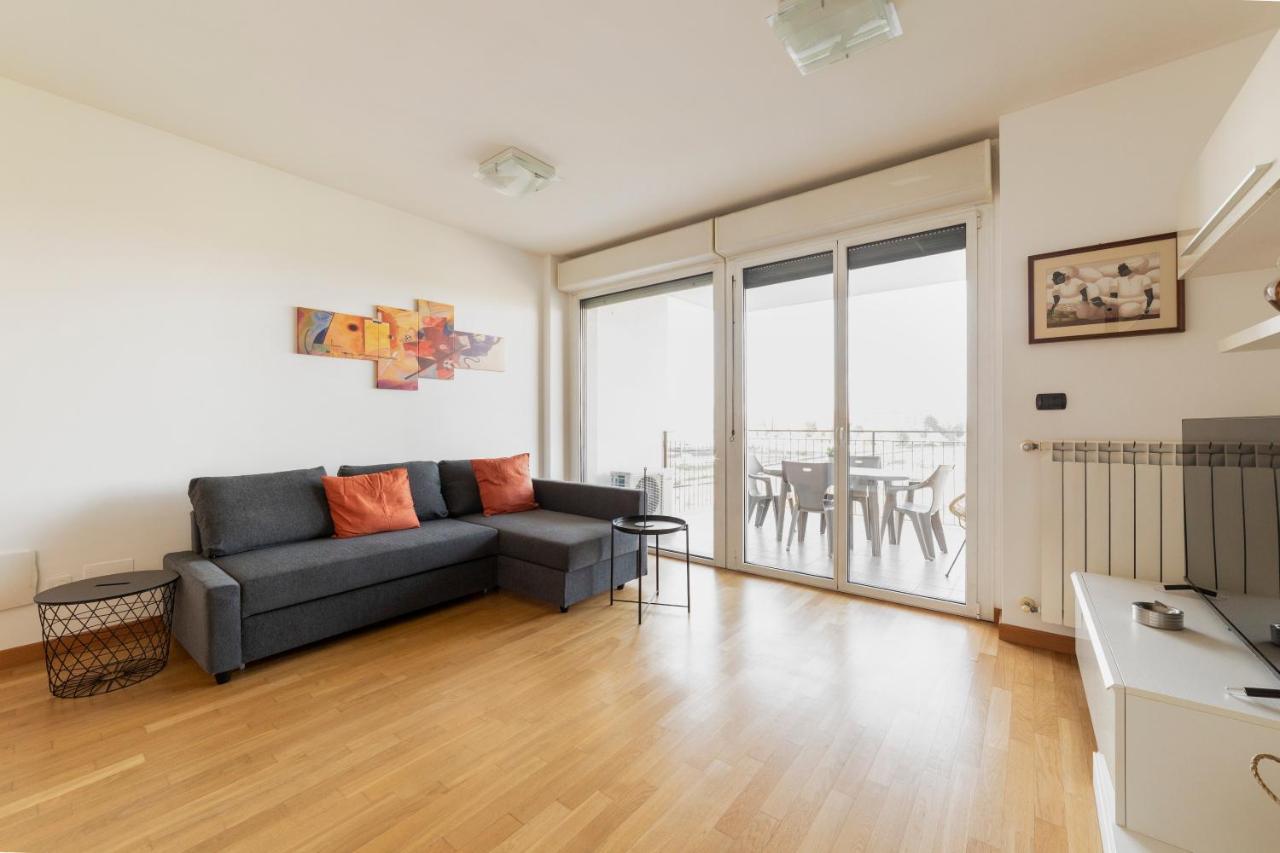 Апартаменти Milano Rogoredo Apt With Terrace! Екстер'єр фото